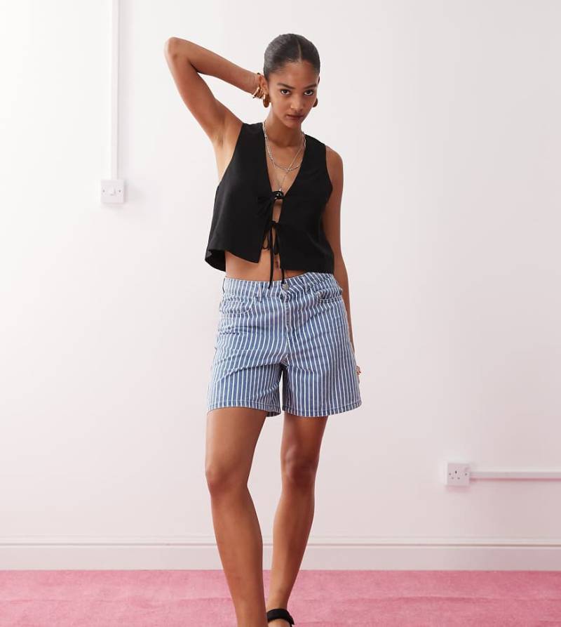 Monki - Weste aus Leinen in Schwarz, exklusiv bei ASOS von Monki