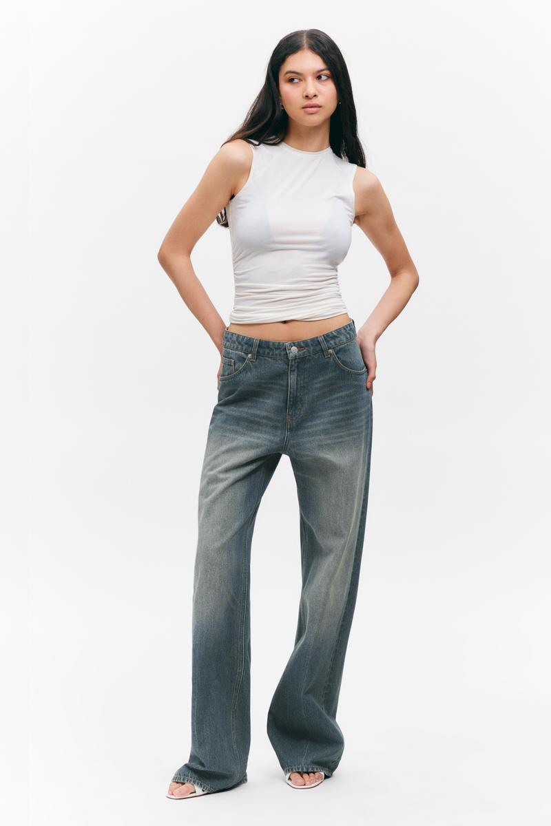 Naoki Low Loose Jeans von Monki