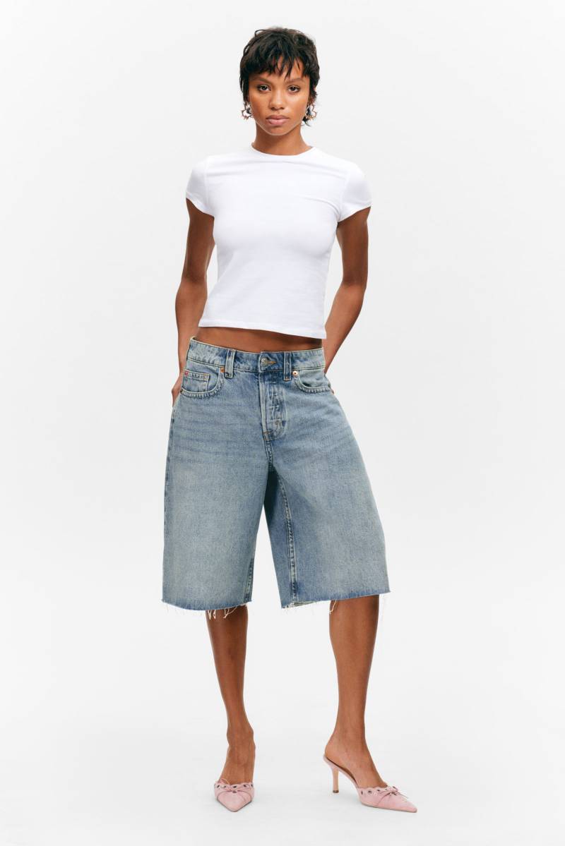 Peggy Low Waist Loose Baggy Leg Denim Shorts von Monki