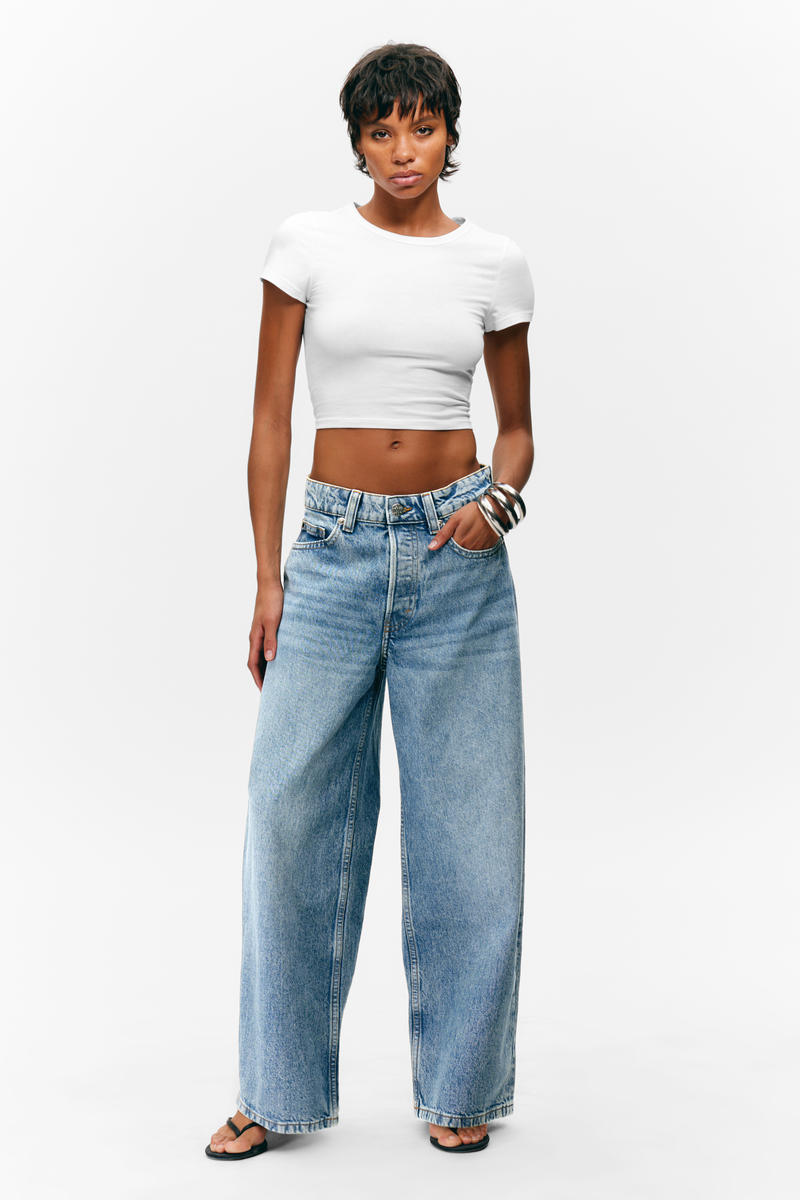 Peggy Low Waist Loose Baggy Leg Jeans von Monki