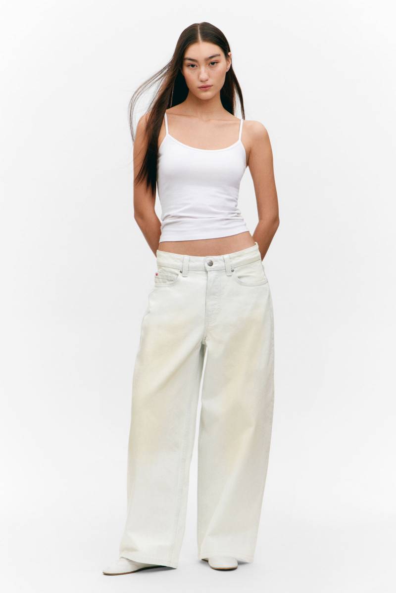 Peggy Low Waist Loose Baggy Leg Jeans von Monki