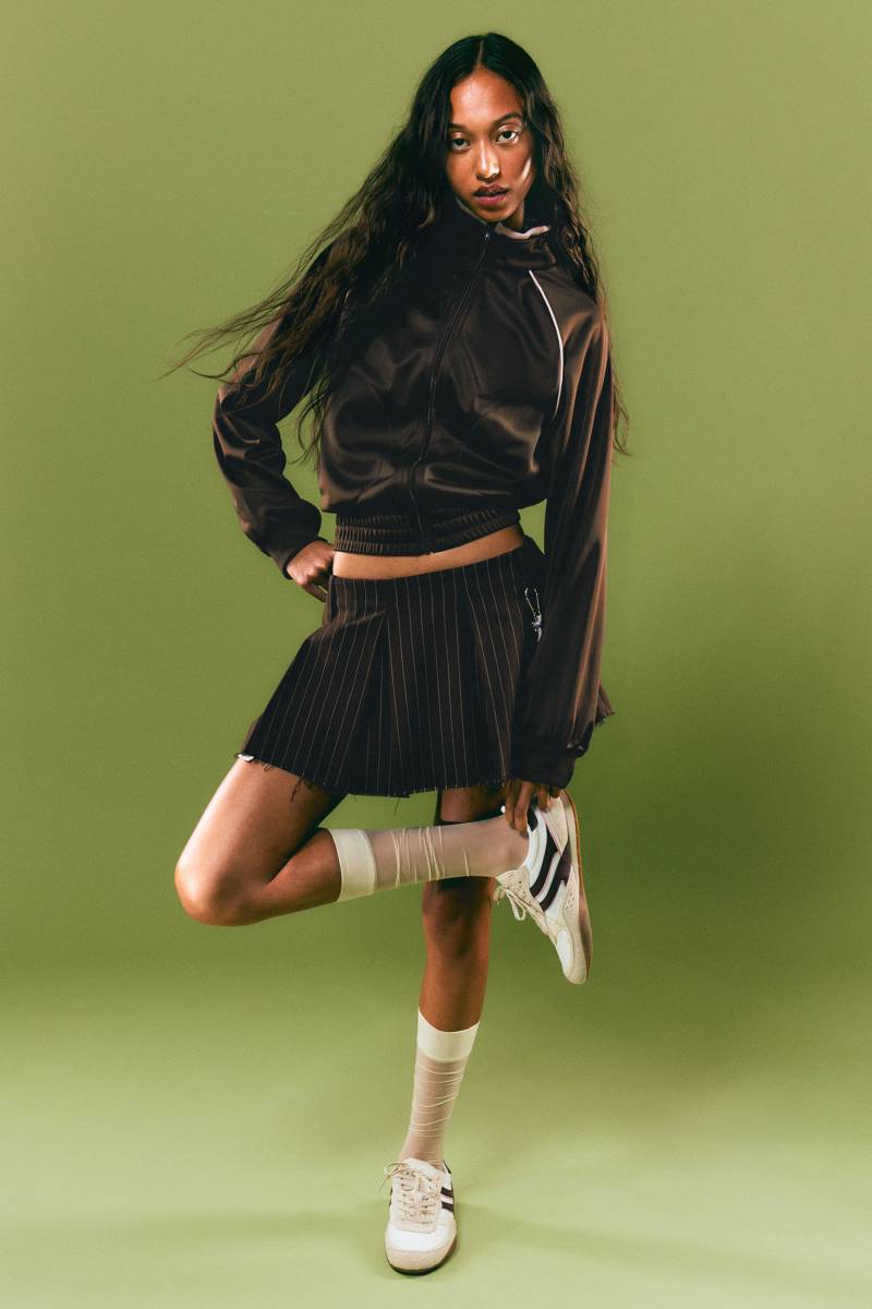 Pleated Mini Suiting Skirt von Monki