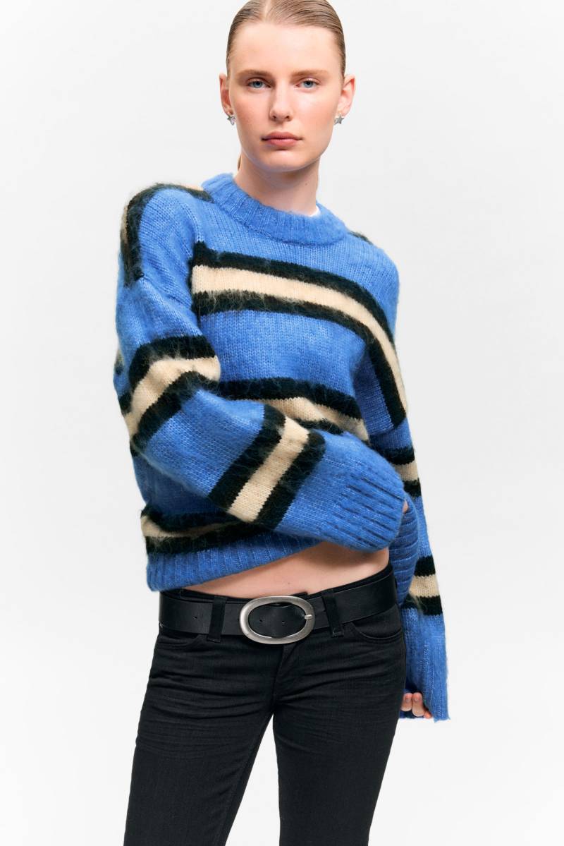 Relaxed Fit Fluffy Knit Sweater von Monki