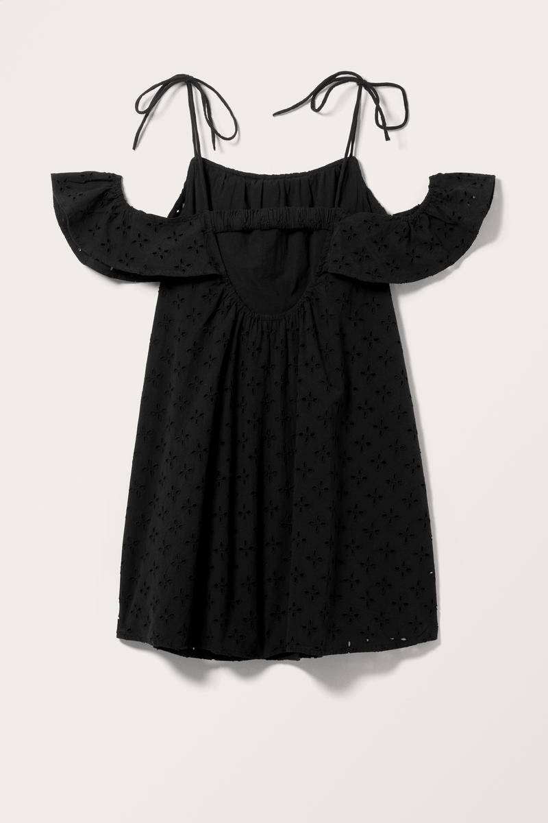 Schulterfreies Mini-Babydoll-Kleid - Schwarz Schulterfreies Mini-Babydoll-Kleid - Schwarz von Monki