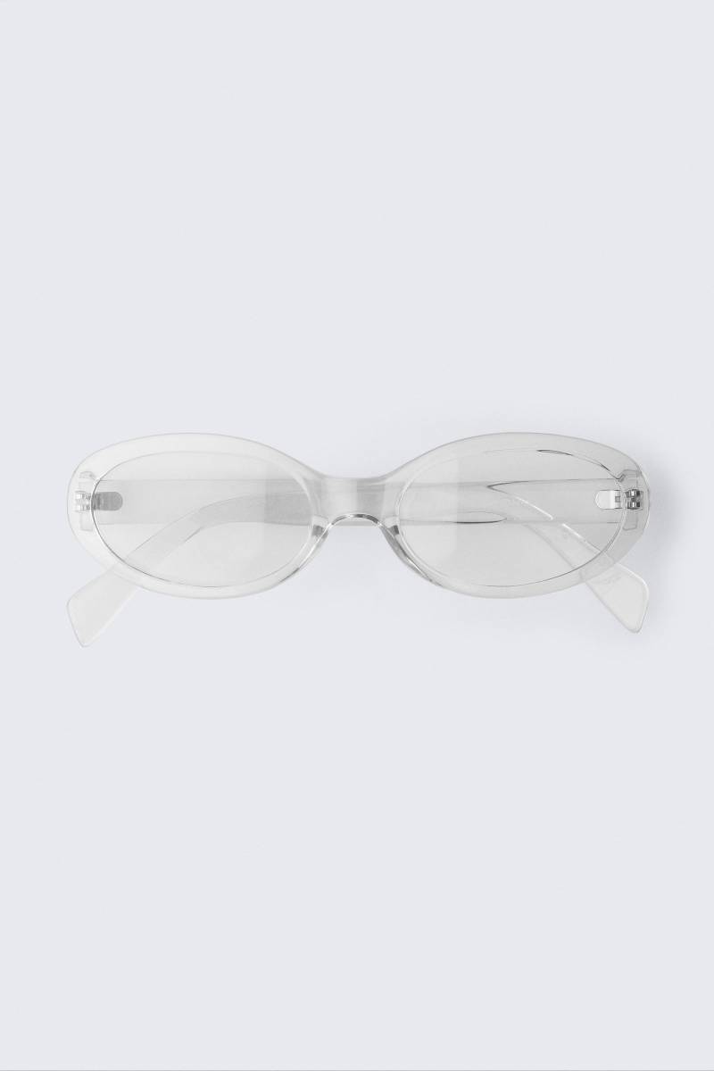 Slim Oval Tinted Sunglasses von Monki