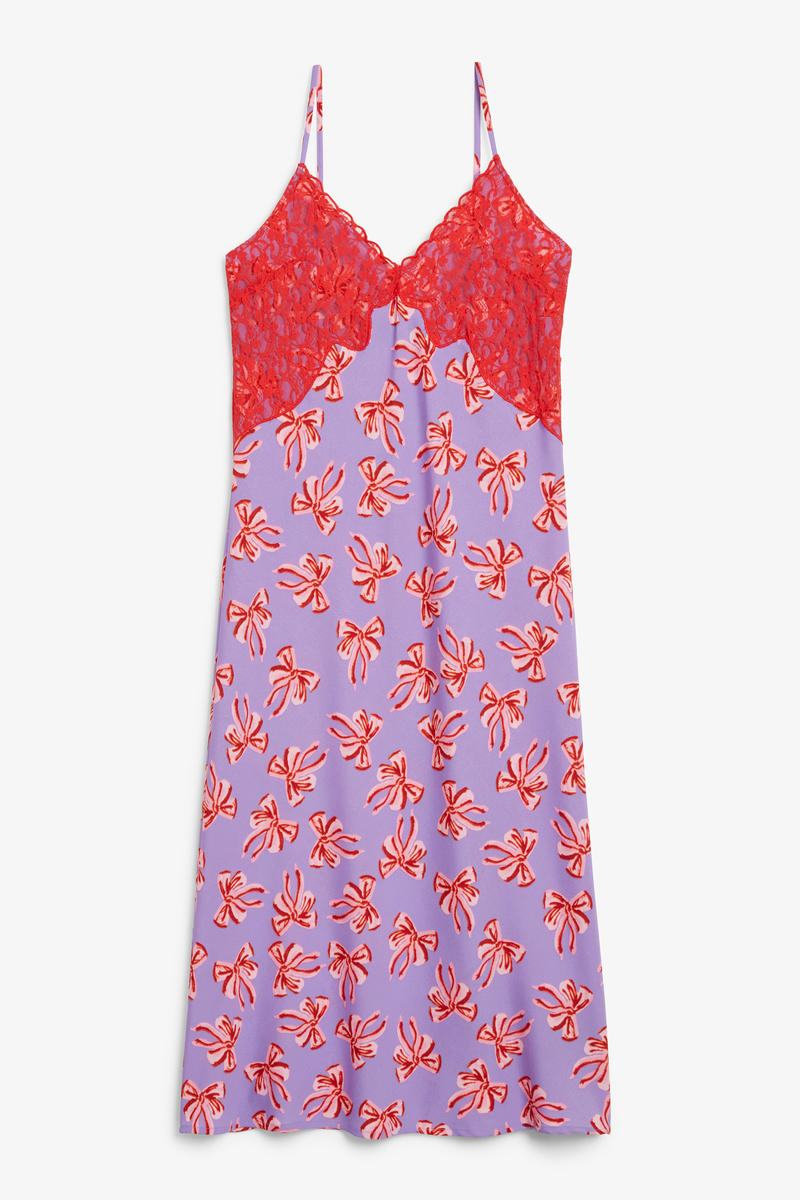 Slipdress In Midi-Länge Mit Spitzendetails - Lila Rot von Monki