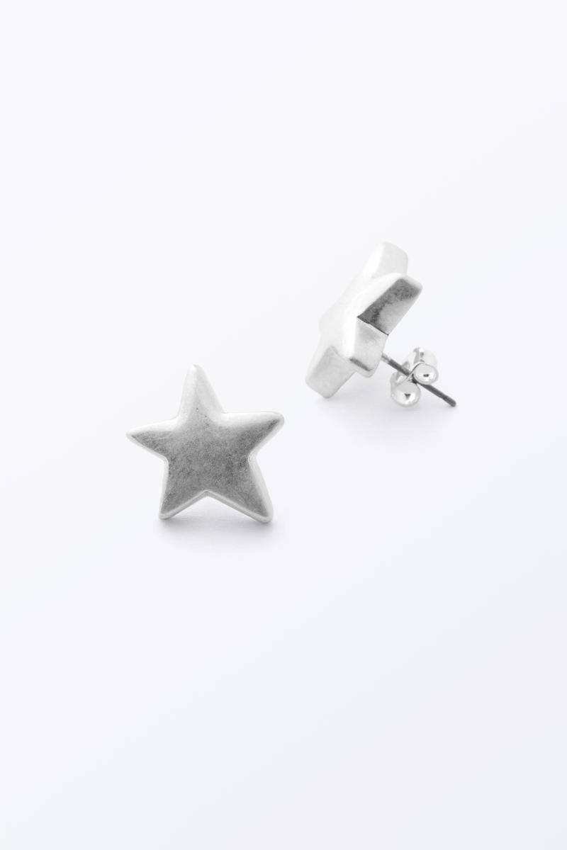 Starlet-Ohrstecker - Silberfarben von Monki