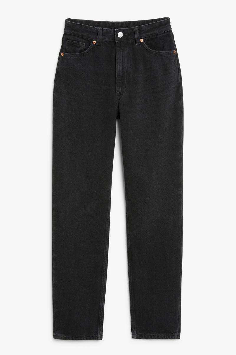 Taiki Highwaist-Jeans Mit Schmal Zulaufendem Bein - Schwarz von Monki