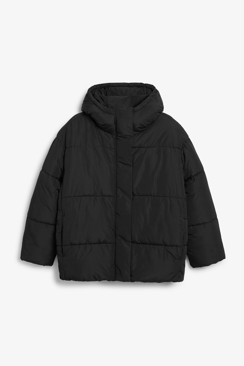 Wattierte Oversize-Jacke Mit Kapuze - Schwarz von Monki