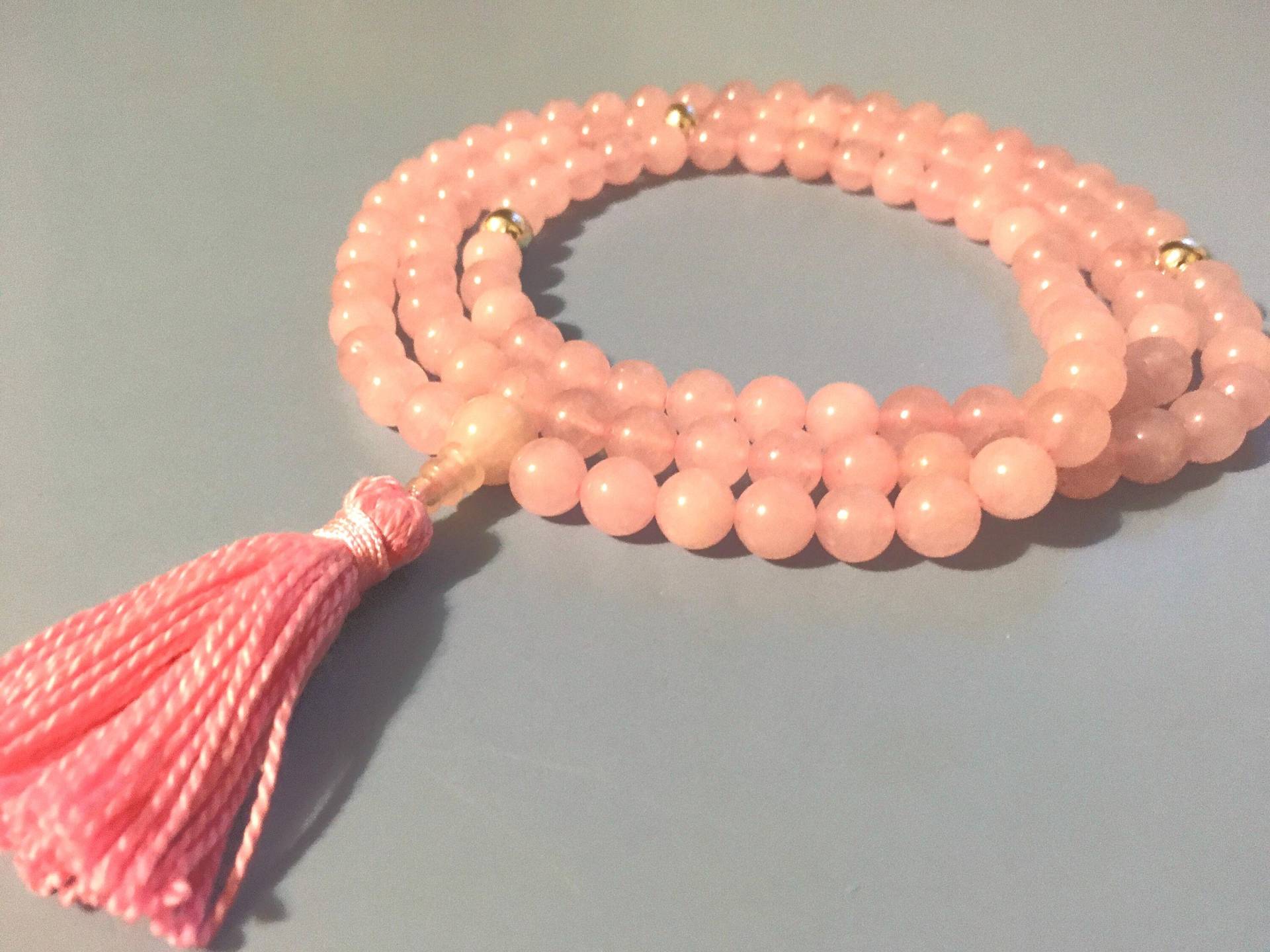 Rosenquarz Mala 108 Bead Halskette Mit Silberfarbenen Marker Beads Quastenkette Rosenquarz Mala 108 Bead Halskette Mit Silberfarbenen Marker Beads Quastenkette von MonksJoy