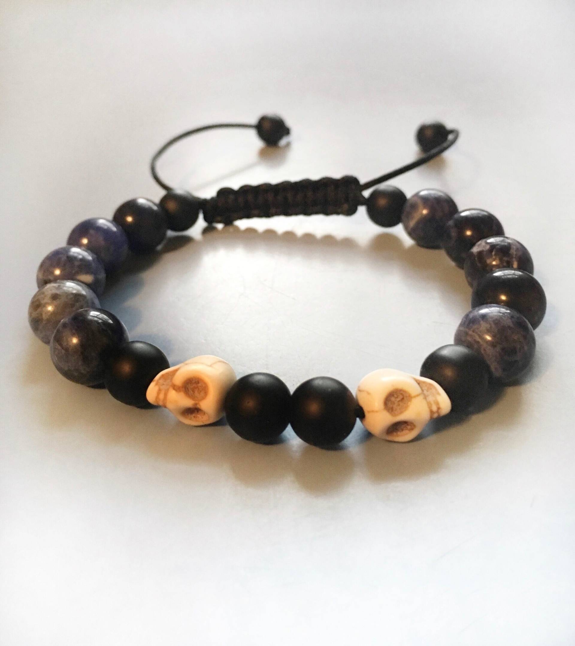 Sodalith, Schwarzer Onyx Mit Howlith Totenkopf Sodalith, Schwarzer Onyx Mit Howlith Totenkopf von MonksJoy