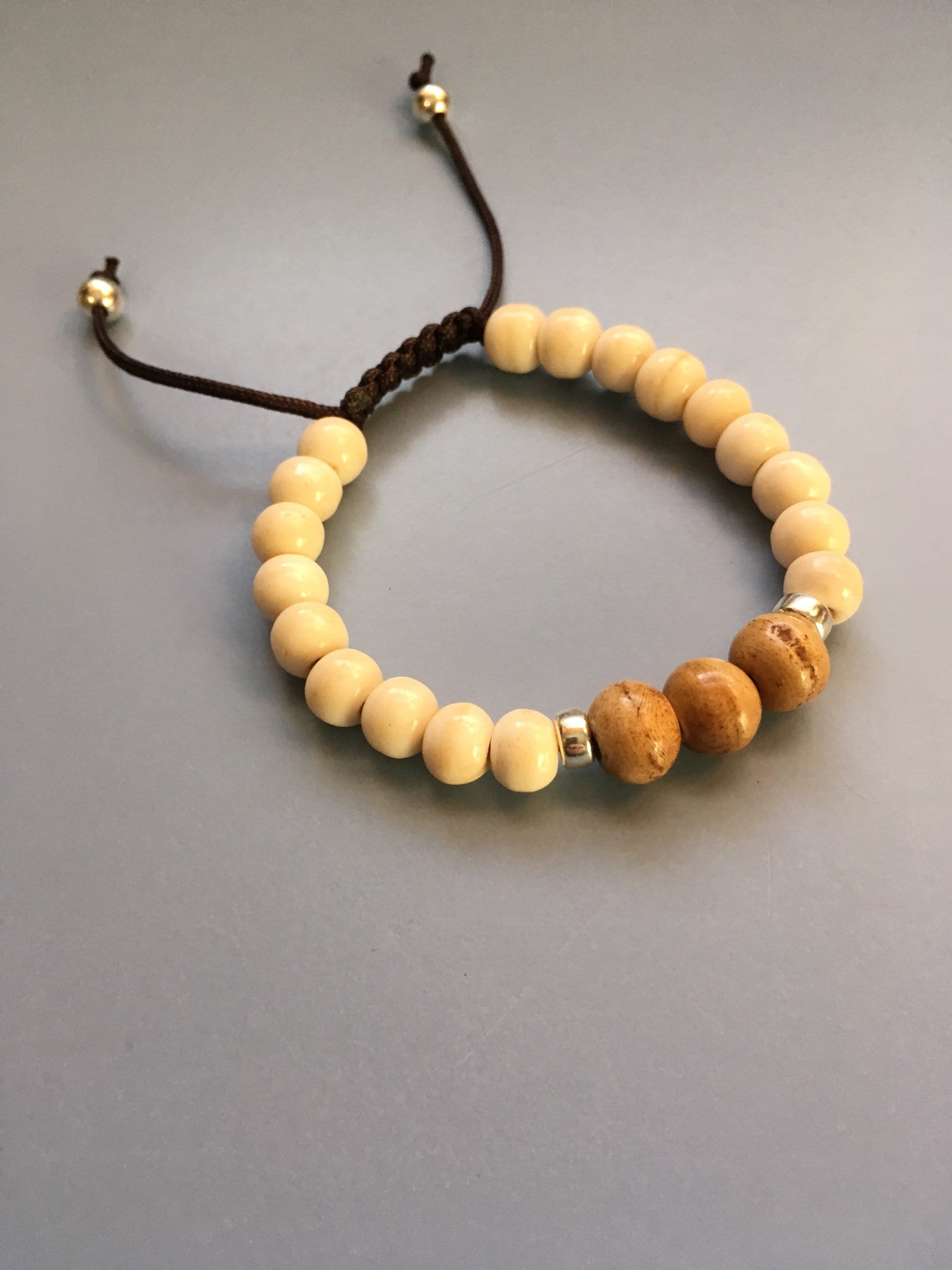 Yak & Ox Bone, Sterling Silber Verstellbar Mala Yoga Armband Mit 21 Perlen Yak & Ox Bone, Sterling Silber Verstellbar Mala Yoga Armband Mit 21 Perlen von MonksJoy
