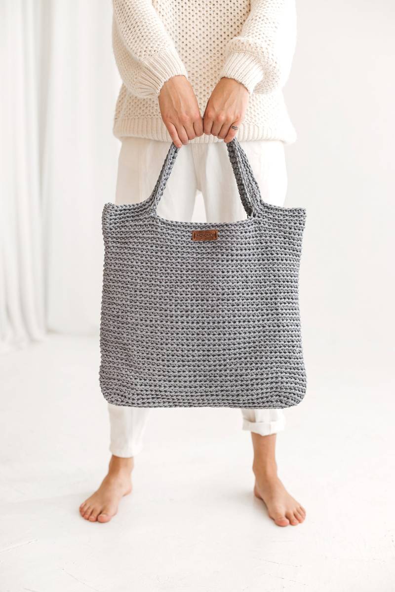 Graue Häkeln Tote Bag, Handgemachte Frau Handtasche von MonoMeyStudio