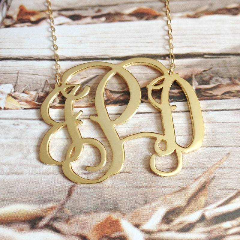 3 Initial Monogram Halskette, 1 Zoll 18K Gold Plated Personalisieren Namensschild Halskette Buchstabenhalskette Weihnachtsgeschenk-% 100 Handmade 3 Initial Monogram Halskette, 1 Zoll 18K Gold Plated Personalisieren Namensschild Halskette Buchstabenhalskette Weihnachtsgeschenk-% 100 Handmade von MonogramNecklace2014