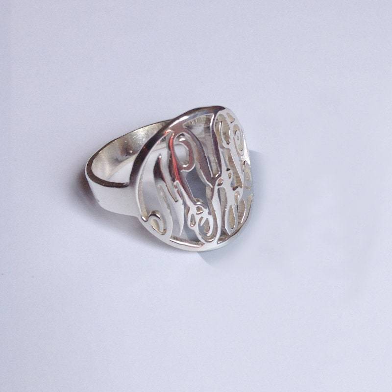 Benutzerdefinierte 3 Anfangsring, Sterlingsilber-Monogramm-Namensring, Personalisierter Monogrammring, Ausgeschnittener Namensring, Bestes Geschenk von MonogramNecklace2014