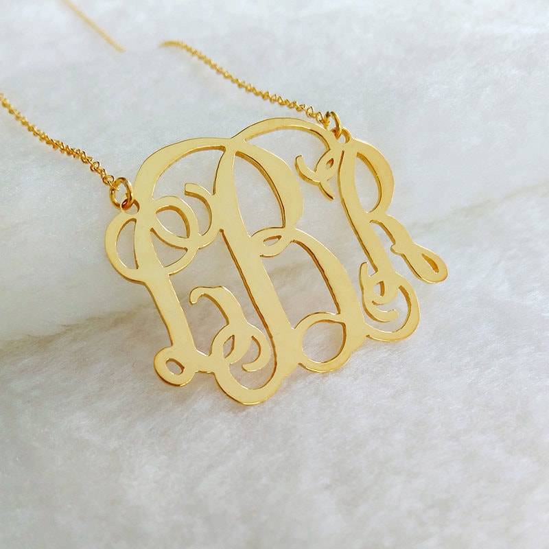 Gold Monogramm Halskette, Promi 3 Initialen Personalisierte Erste Benutzerdefinierte Initial Weihnachtsgeschenk Gold Monogramm Halskette, Promi 3 Initialen Personalisierte Erste Benutzerdefinierte Initial Weihnachtsgeschenk von MonogramNecklace2014