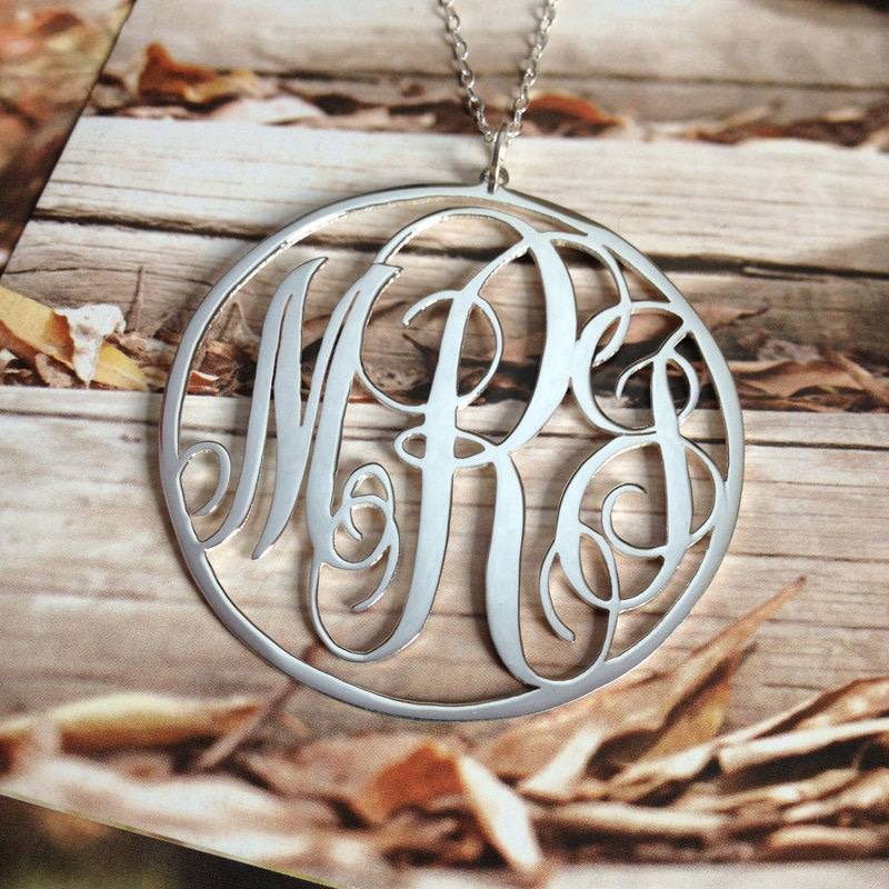 Silber Monogramm Halskette, 3 Initial Buchstabe 1 "Rebe Personalisierte Benutzerdefinierte Halskette Weihnachtsgeschenk Silber Monogramm Halskette, 3 Initial Buchstabe 1 "Rebe Personalisierte Benutzerdefinierte Halskette Weihnachtsgeschenk von MonogramNecklace2014
