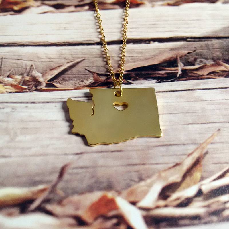 Washington State Halskette Silber Zustand Wa Charme Geformt Personalisierte Mit Einem Herz Washington State Halskette Silber Zustand Wa Charme Geformt Personalisierte Mit Einem Herz von MonogramNecklace2014