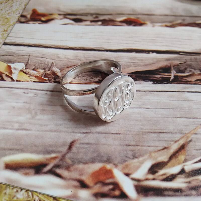 sterling Silber Monogramm Ring, Personalisierte Cut Out 3 Initial Personalisiert Mit Ihrer Initiale, Ring Schmuck von MonogramNecklace2014