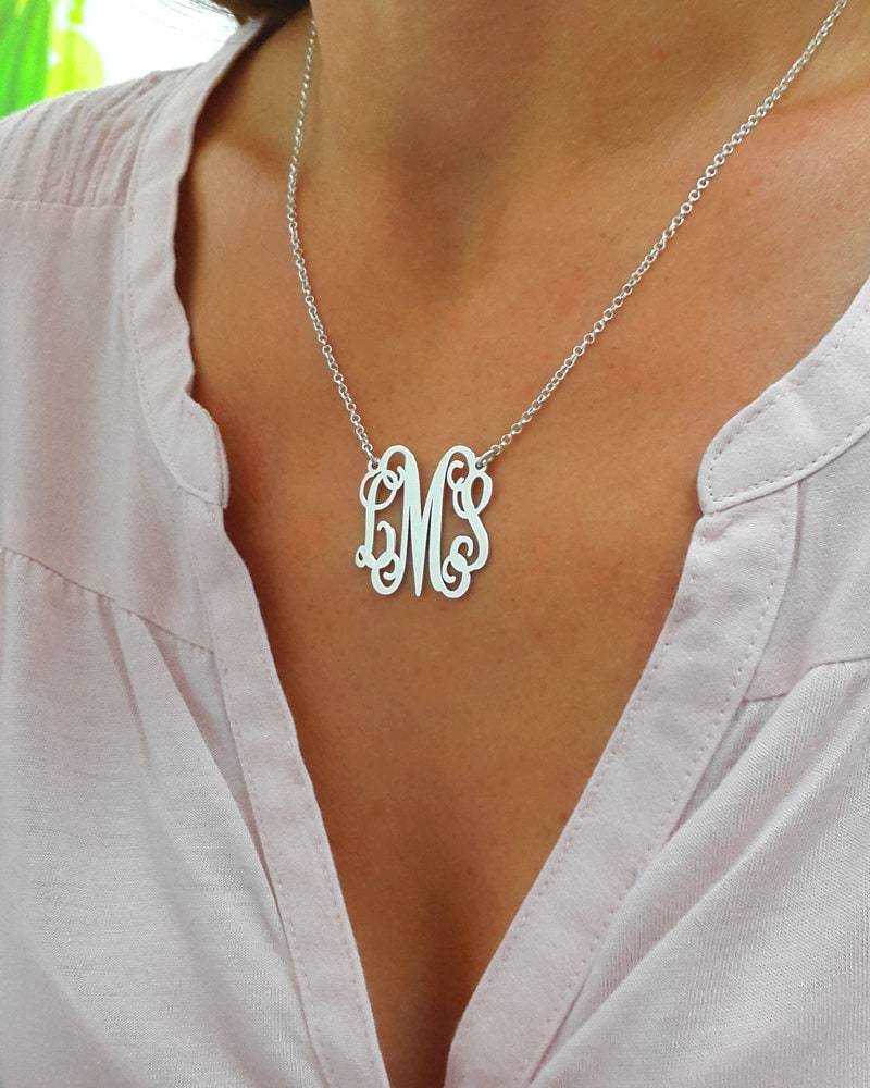 Personalisierte Sterling Silber Monogramm Halskette - 1 Zoll Namen Anhänger von MonogramPersonalized