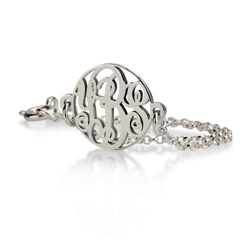 Personalisiertes Armband Mit Drei Buchstaben Aus Sterling Silber von MonogramPersonalized