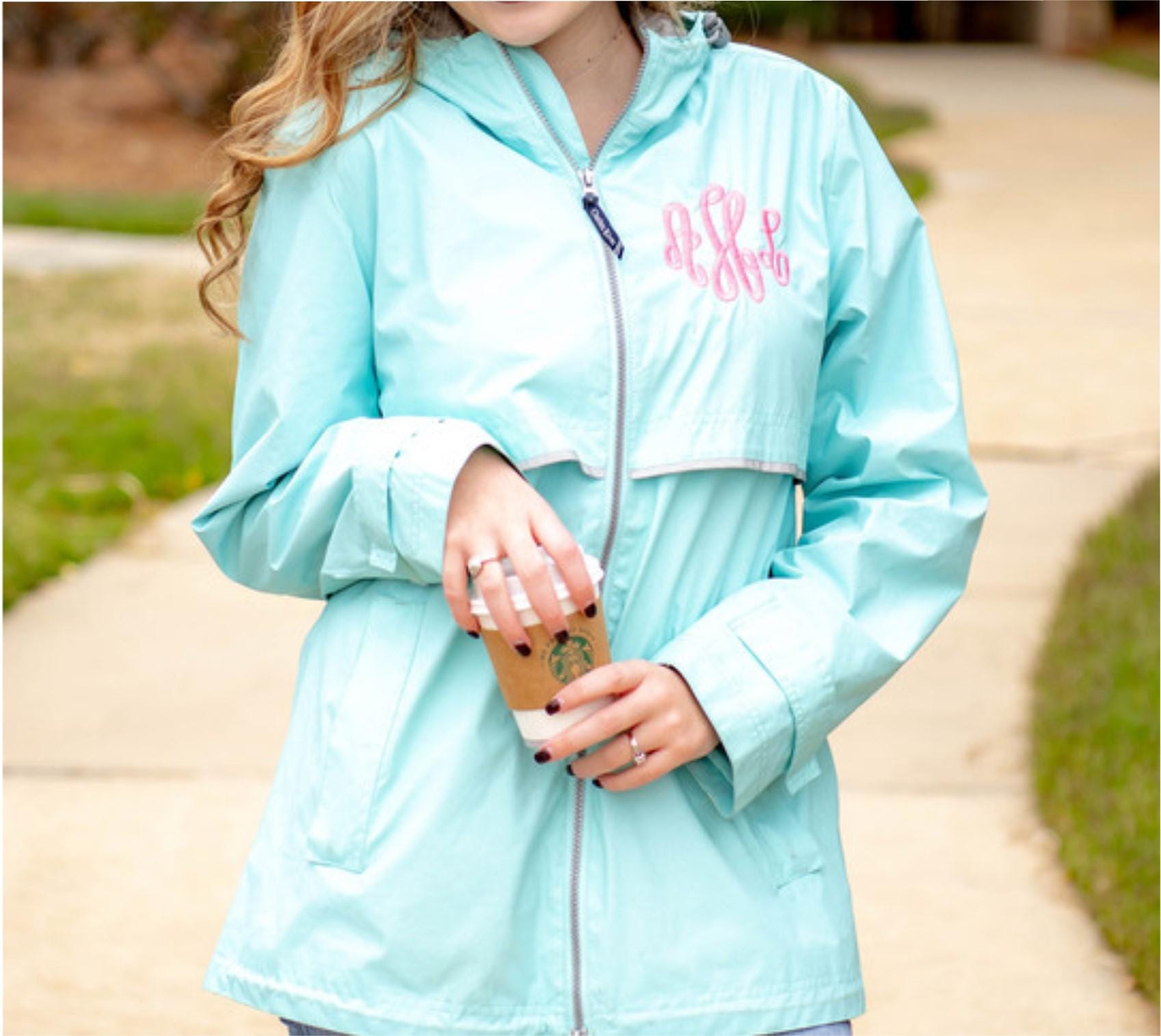 Charles River Monogramm Regenjacke Winddichte, Wasserdichte Oberbekleidung Personalisierter Regenmantel von MonogramaniaShopCom