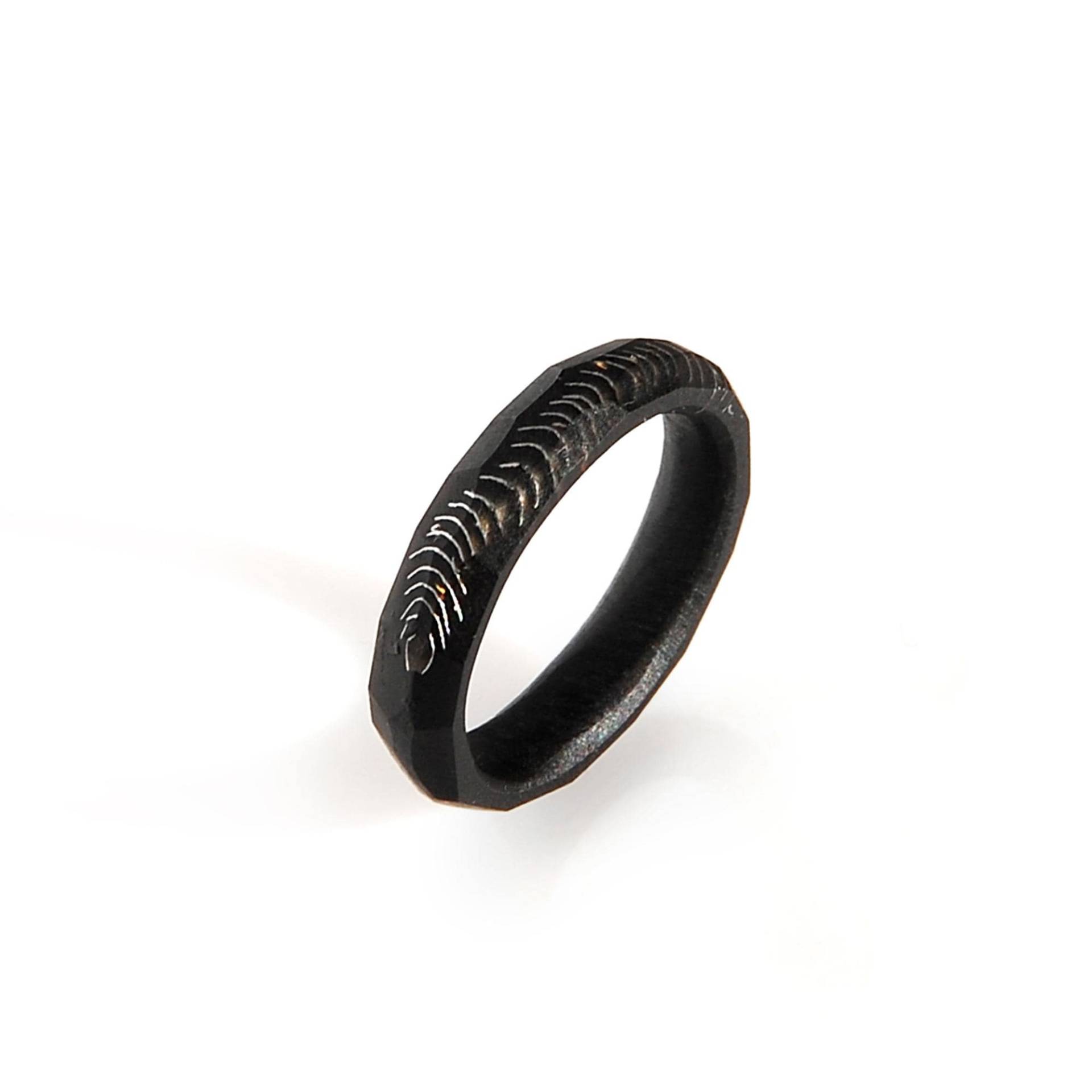 Ferritband, Stapelbare Ringe, Recycelter Ring, Mattschwarzer Harzschmuck, Stahlring, Handgefertigt, Minimalistisch, Unisex Schmuck, Für Ihn Ferritband, Stapelbare Ringe, Recycelter Ring, Mattschwarzer Harzschmuck, Stahlring, Handgefertigt, Minimalistisch, Unisex Schmuck, Für Ihn von Monopolka