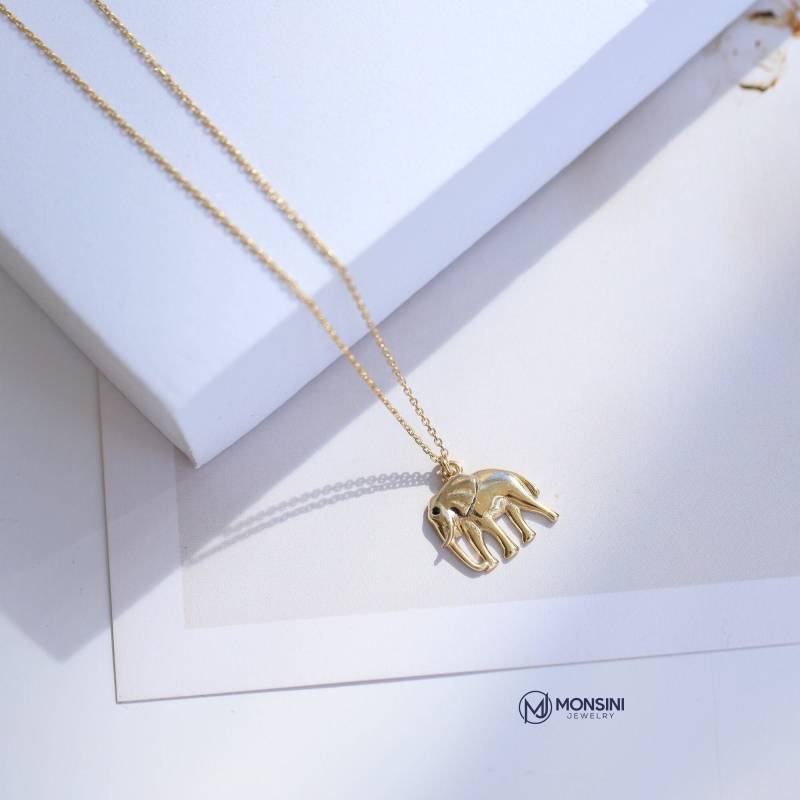 Elefant Halskette 14K Massive Echt Gold Schwarz Stein Anhänger Charm Größe Minimalist Tier Figur Zierlich Valentinstag Geschenk Für Frauen Monsini von MonsiniJewelry