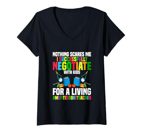 Damen Nichts Macht Mir Angst Montessori-Lehrer T-Shirt mit V-Ausschnitt Damen Nichts Macht Mir Angst Montessori-Lehrer T-Shirt mit V-Ausschnitt von Montessori Teacher Inspiring Designs