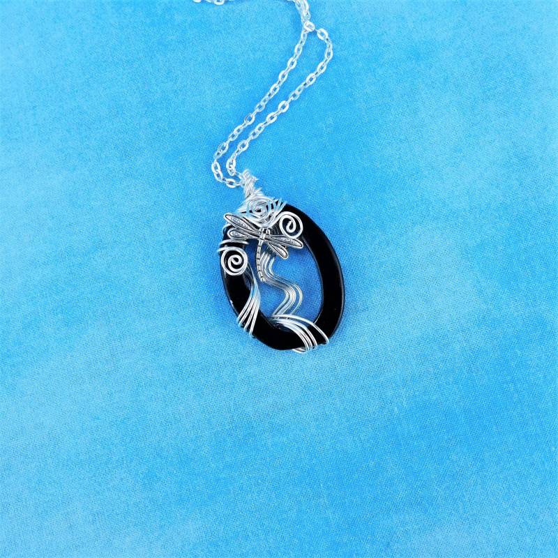 Wire Wrapped Libellen-Halsketten-Handgefertigter Gedenkanhänger, Handwerker Handgefertigte Tragbare Schmuck Trauergeschenk Oder Beileidsgeschenk von MontourDesigns