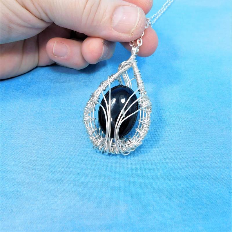 Handwerklich Handgefertigte Schwarze Onyx-Halskette, Einzigartiger Künstlerisch Gewebter Draht Eingewickelter Edelstein-Anhänger, Handgemachtes von MontourDesigns