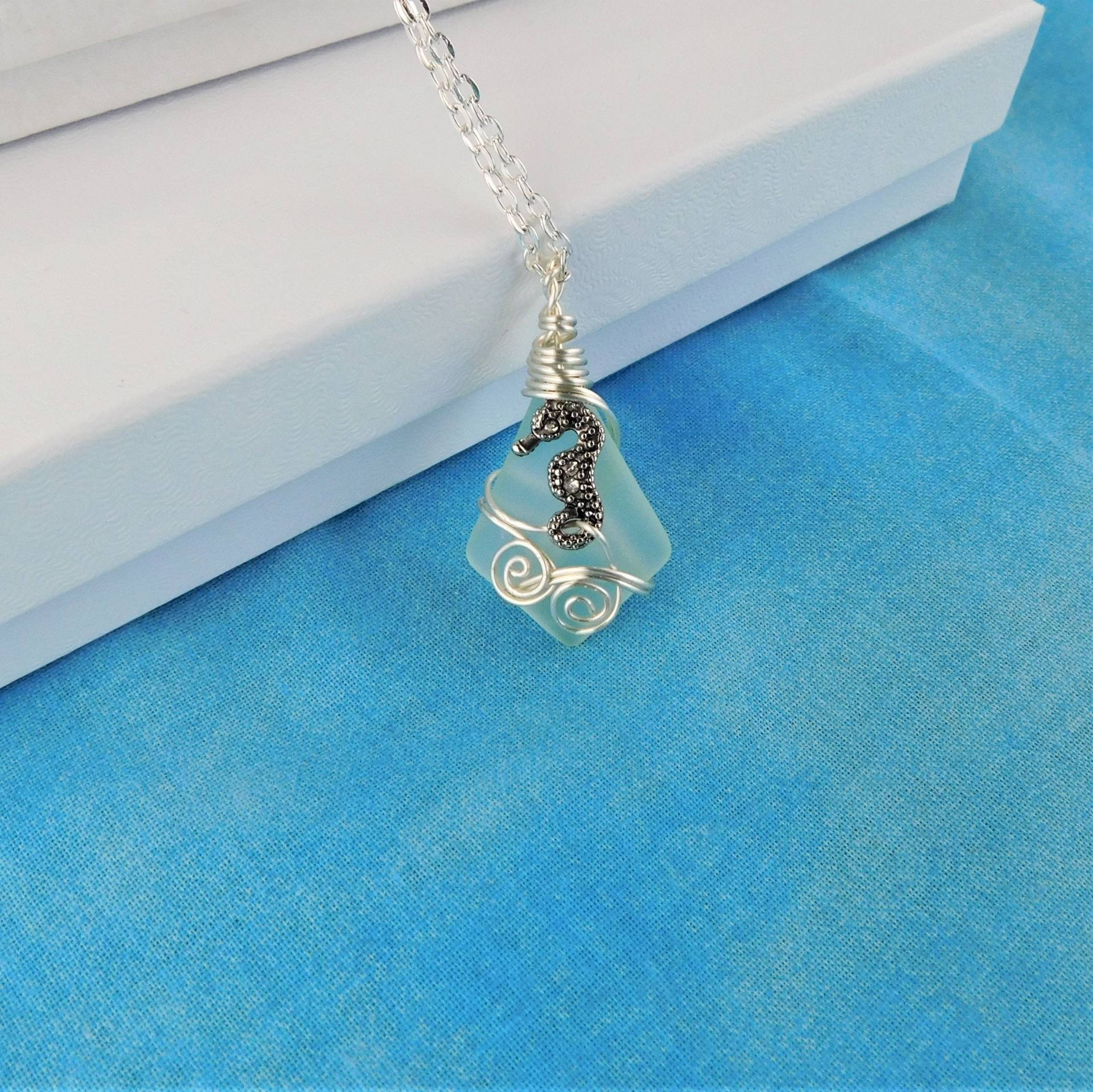 Seepferdchen Halskette Strand Thema Schmuck, Einzigartige Draht Gewickelt Tragbare Kunst Ozean Anhänger, Handgefertigtes Unikat Meerestiere Geschenk von MontourDesigns