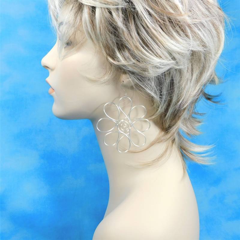 Sehr Große Silberdraht Gemeißelt Blumen Ohrringe, Leichte Statement Draht Schmuck Geburtstagsgeschenk Für Frau Oder Freundin von MontourDesigns