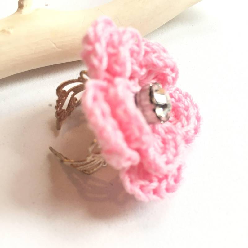 Ring - Häkeln Rosa Blume Gehäkelt Zarte Schmuck von MonyHeartmade