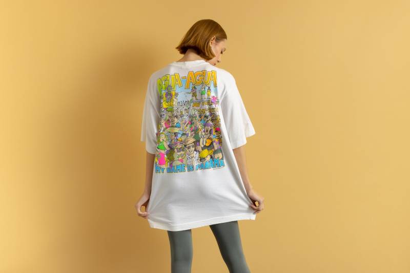 00Er Vintage Unisex Weiß Grafikdruck Rundhals Sommer Kleidung Rave Regenbogen Tshirt Größe Xl von MoodGirlsUA