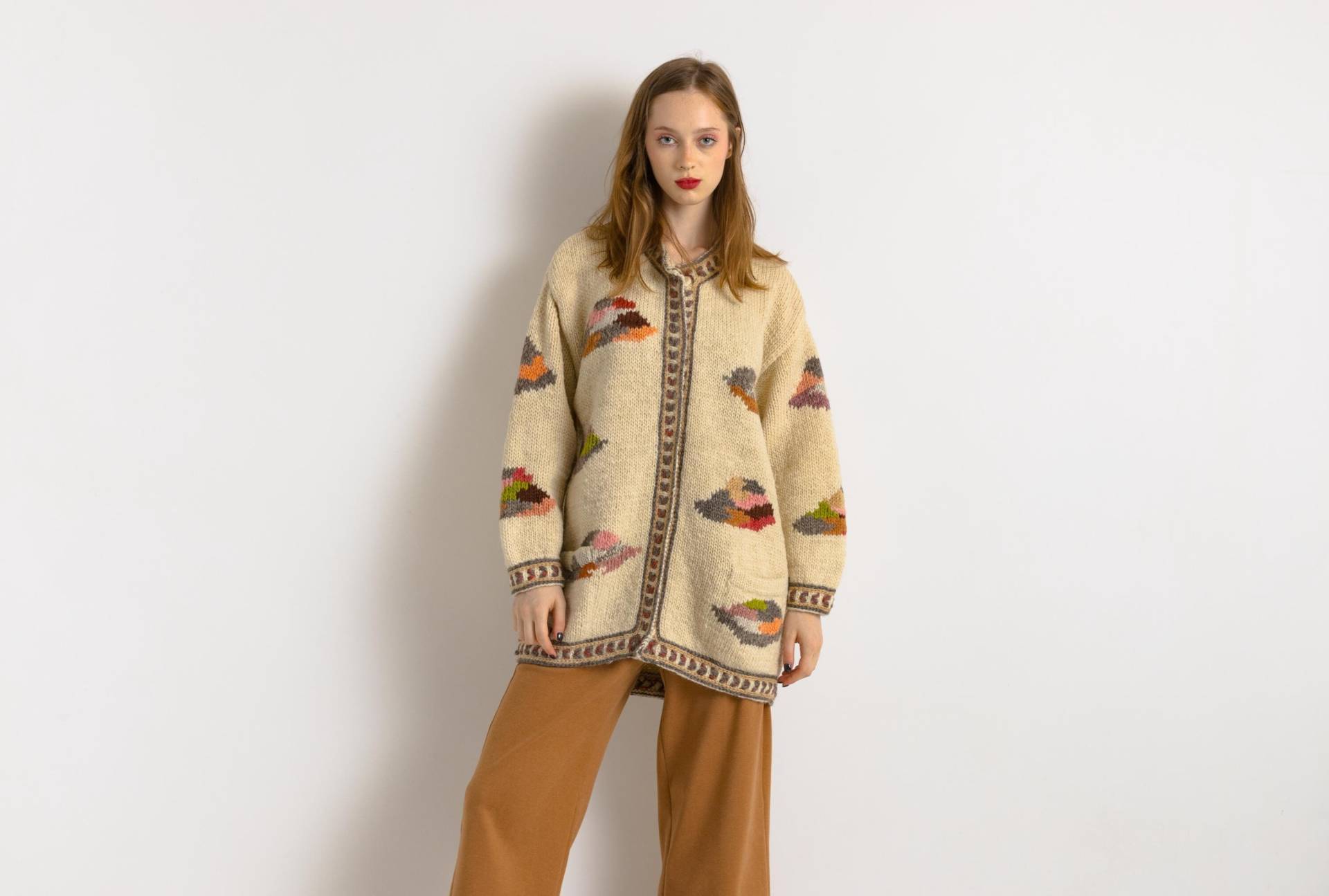 70Er Jahre Farm Ethno Strickwaren Handgestrickt Rundhalsausschnitt Beige Mehrfarbig Ornament Wollpullover Cardigan Pullover Größe Groß von MoodGirlsUA