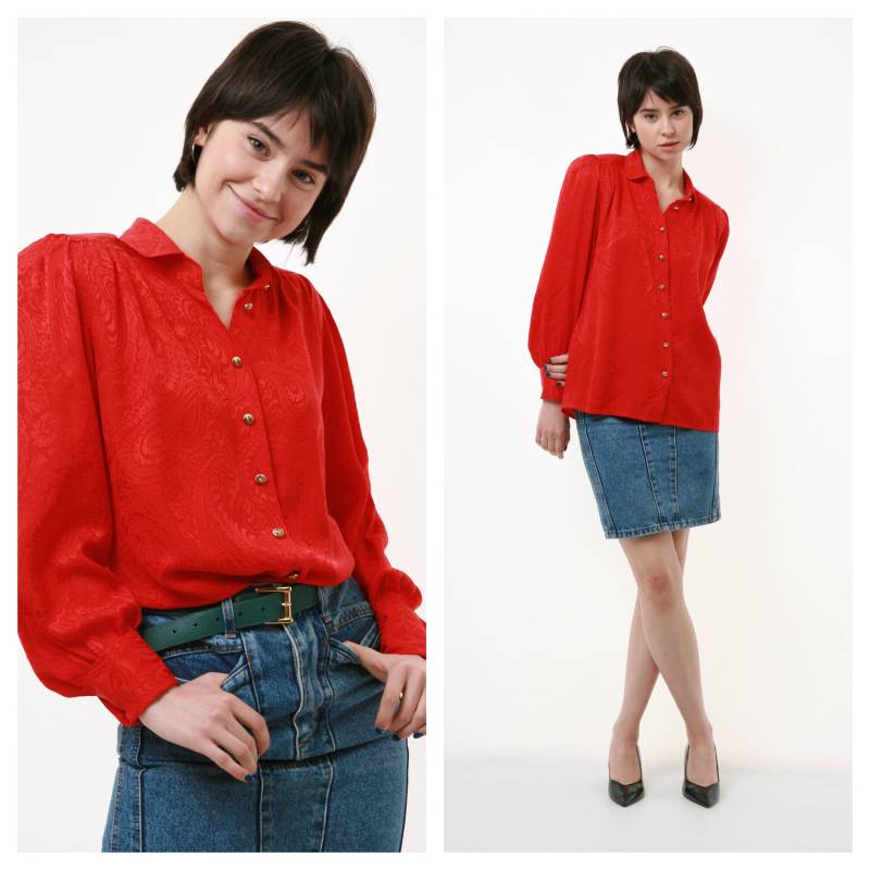 80Er Jahre Vintage 100 % Silk Natürliche Gold Knöpfe Bis Langarm Bluse Shirt in Rot 2335 von MoodGirlsUA