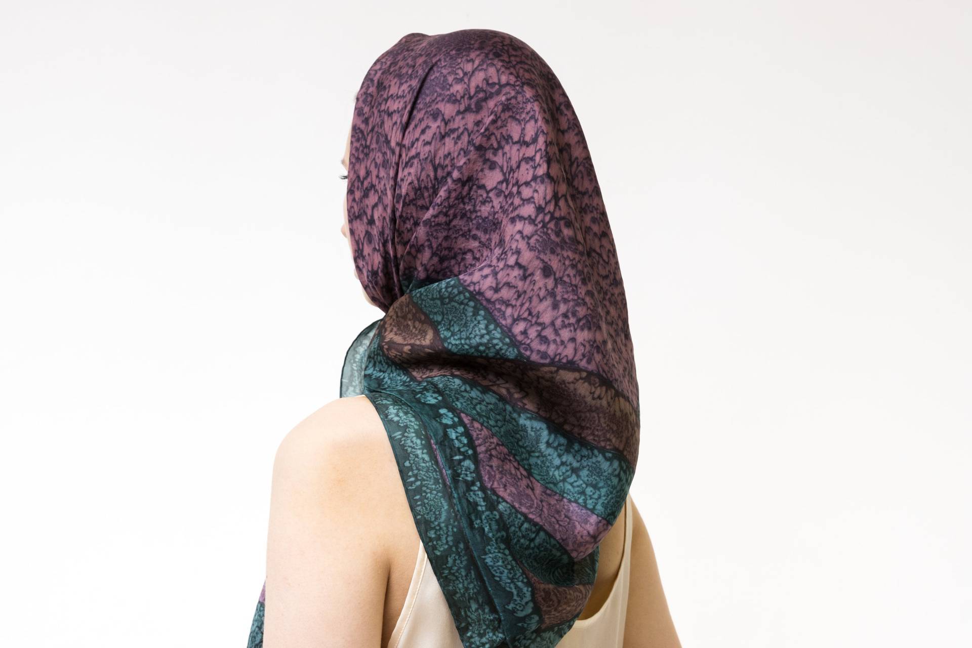 80Er Jahre Vintage Vtg Selten Schwarz Lila Handgerollt Reine Seide Seta Soie Quadratisch 89 cm Auf Schal Stirnband Freundin Geschenk Geschenk von MoodGirlsUA