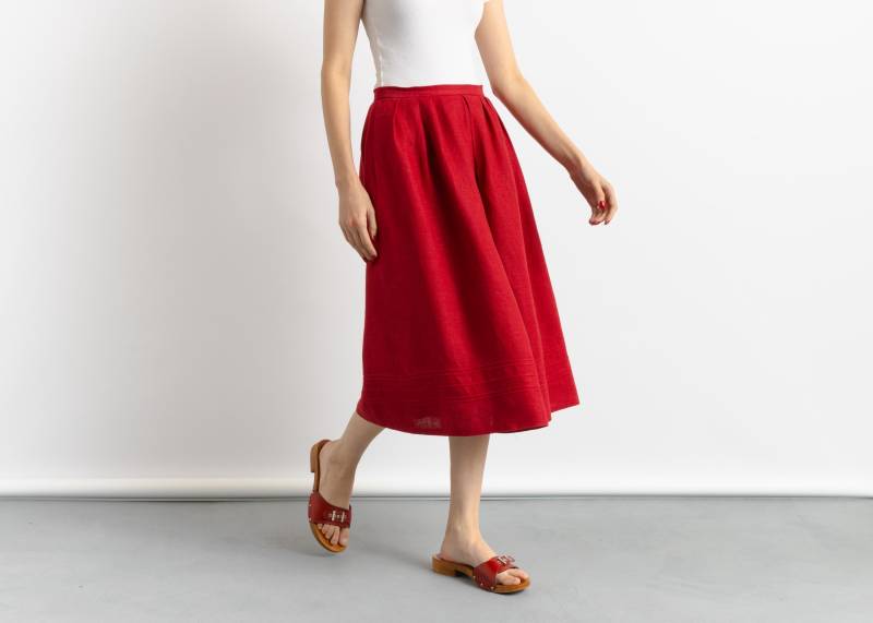80Er Vintage Gebrauchtes Tiroler Dirndl Midi Länge A Linie Frau Roter Rock Größe Medium 80Er Vintage Gebrauchtes Tiroler Dirndl Midi Länge A Linie Frau Roter Rock Größe Medium von MoodGirlsUA