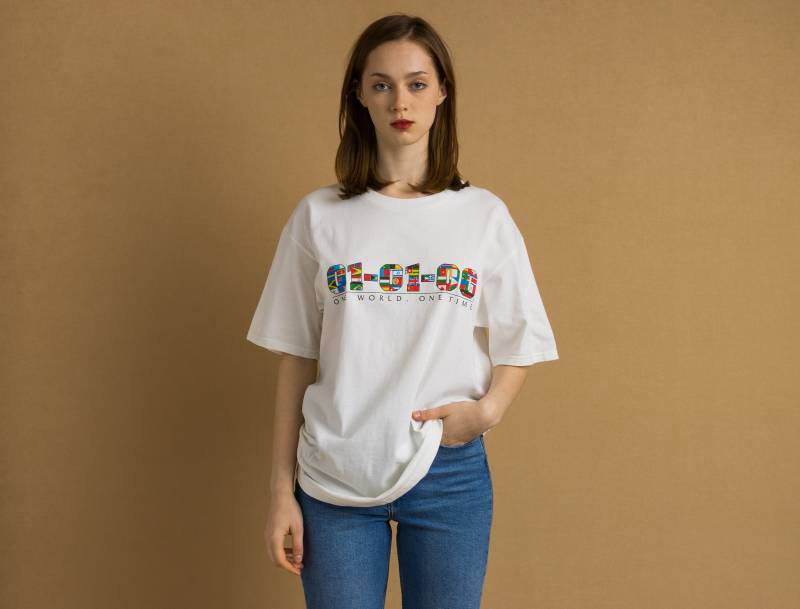 90Er Jahre Vintage Lee T-Shirt I One World Time Grafik - Damen Xl | Weißes Vintage-T-Shirt Mit Grafikdruck von MoodGirlsUA
