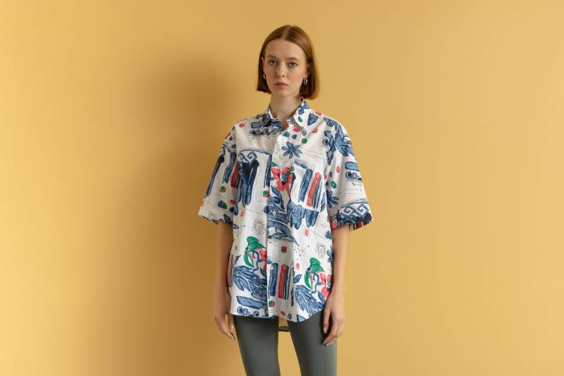 90Er Vintage Baumwolle Happy Life Abstraktes Muster Unisex Stoff Kurzarm Im Shirt Knöpfe Up Bluse Größe Herren S Klein von MoodGirlsUA