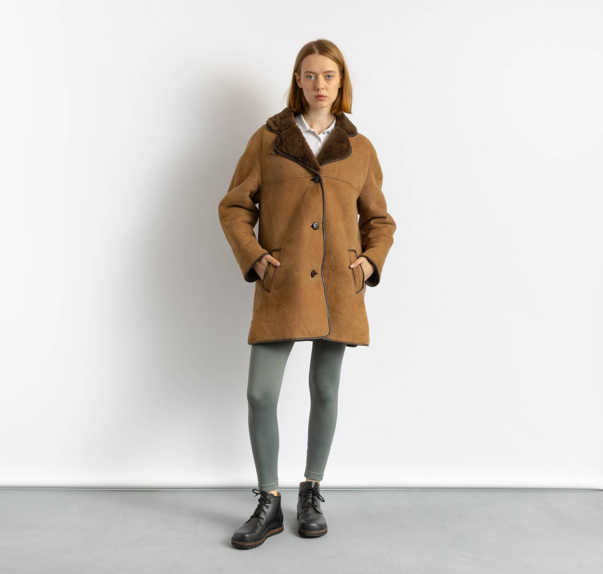 Damen Schaffellmantel 70Er Jahre, Größe M, Brauner Wildleder Vintage Mantel, Lässiger Slouchy Getragen Im Shearling Nachhaltige Winter Oberbekleidung von MoodGirlsUA