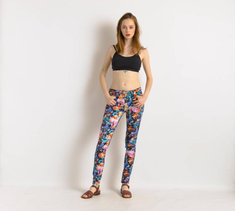 Sandro Floral Jeans Jeanshose, Toller Zustand - Y2K Avantgarde Größe 34 Mittlere Taille Reißverschluss von MoodGirlsUA