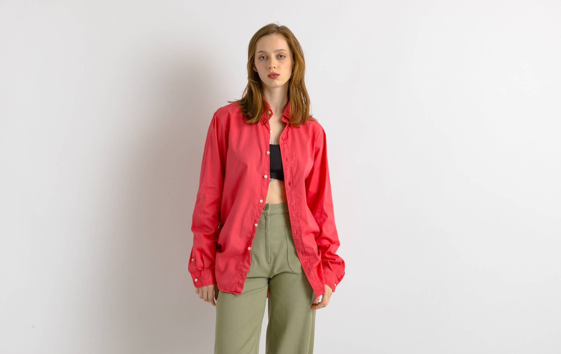 Vintage Ralph Lauren Hellrotes Baumwoll-Logo Langarm-Knöpfe-Unisex-Hemd/ Unisex-Rot-Medium-Mann-Hemd von MoodGirlsUA