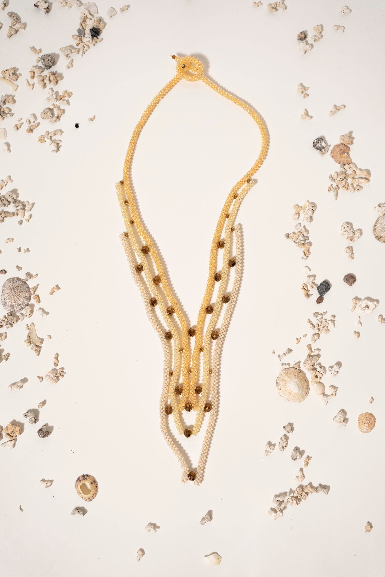 Einzigartiger Schmuck, Halskette, Beige Perlen Statement Toho Geschenk Für Frau, Handgemacht von MoodOfBeads