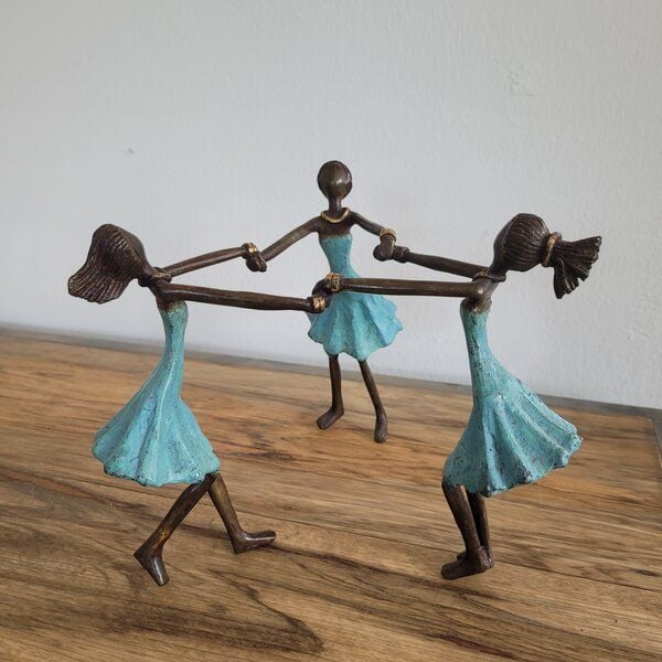 Moogoo Creative Africa "Alors on danse" | Bronze-Skulptur von Hamidou | Einzelstücke, handgemacht & fair gehandelt in Westafrika von Moogoo Creative Africa