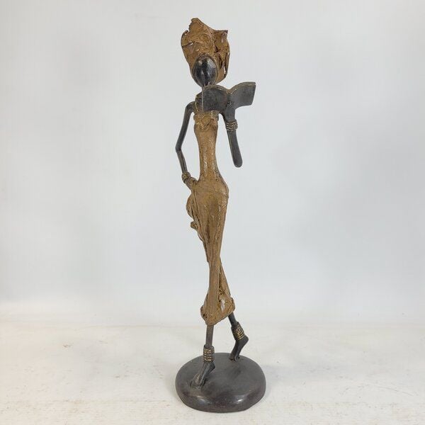 Moogoo Creative Africa Bronze-Skulptur "Femme avec livre" by Karim | 15/25 cm | Unikate von Moogoo Creative Africa