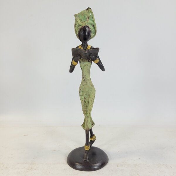 Moogoo Creative Africa Bronze-Skulptur "Femme avec livre" by Karim | 15/25 cm | Unikate von Moogoo Creative Africa