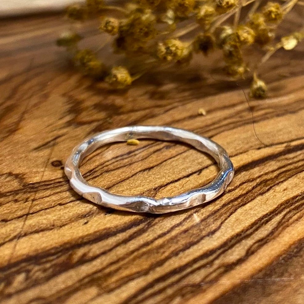 Dünner Silberring | Stapelring Boho Ring Strukturierter Minimalistisch Ideal Für Stapelringe Dünner Silberring | Stapelring Boho Ring Strukturierter Minimalistisch Ideal Für Stapelringe von MooiMundiArt