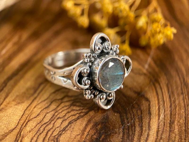 Silberring Boho Stil Mit Labradorit | Ring Ringe Für Geschenk Vintage Handarbeit von MooiMundiArt